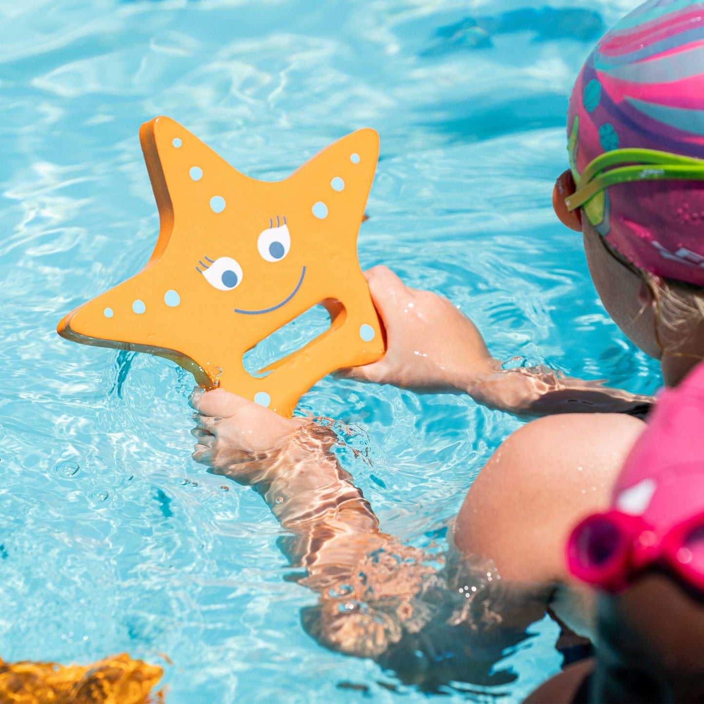 Finis Floatie Friends™ Foam Hand Floats lasten uimakellukkeet, Starfish / Meritähti