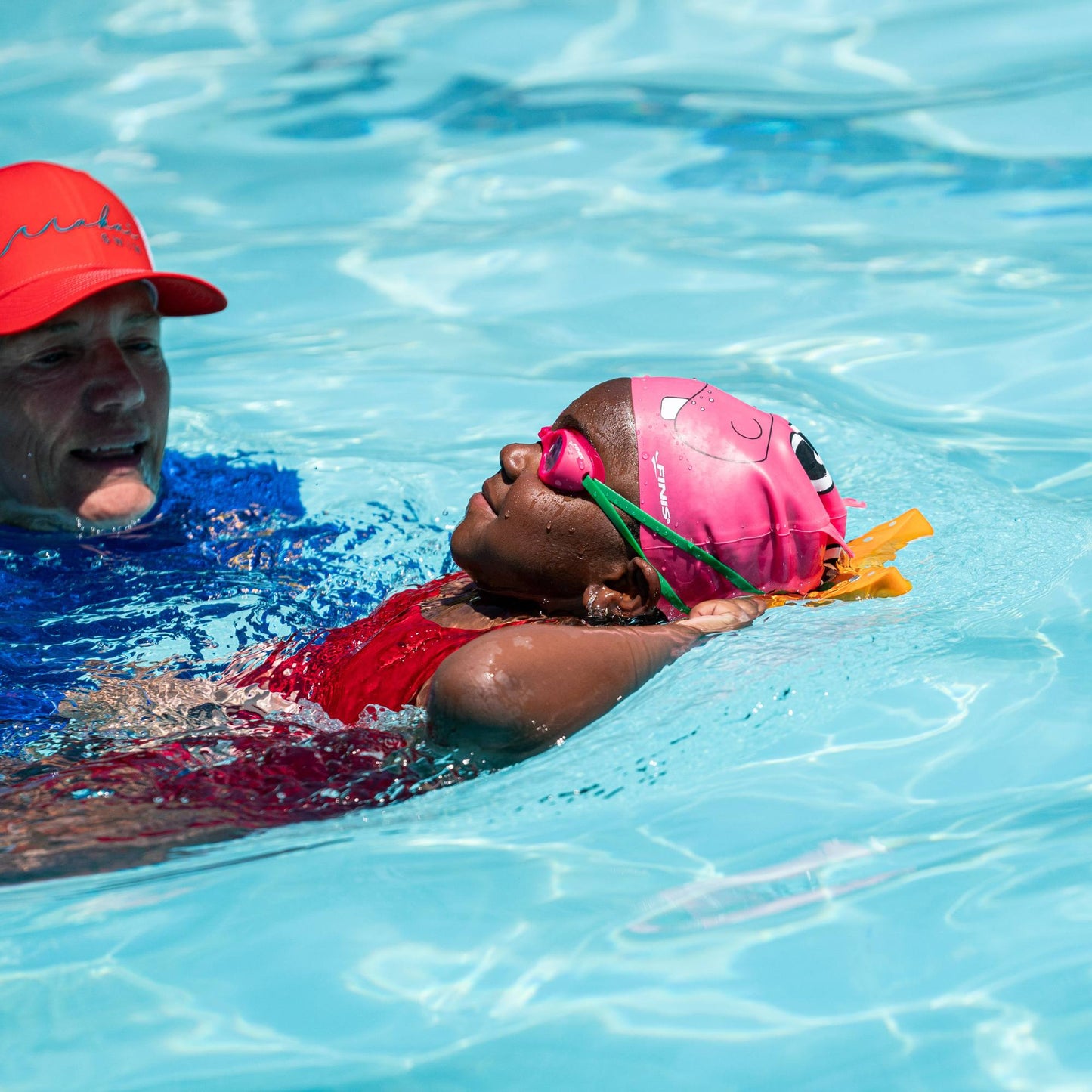 Finis Floatie Friends™ Foam Hand Floats lasten uimakellukkeet, Starfish / Meritähti